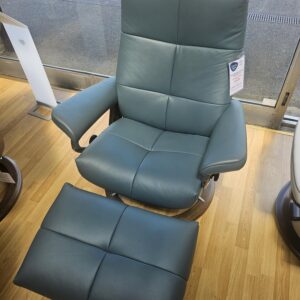 David Signature chair with footstool (medium) - Paloma Teal Leather