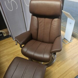Paul Signature chair with footstool (medium) - Velaro Chocolate leather