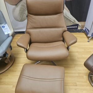 Philip Signature chair with footstool (Large) - Velaro Dark Caramel leather