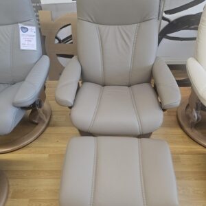 Consul Classic chair with footstool (medium) - Batick Mole leather